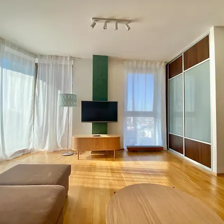 شقة Sunny 100 With Views Close To The Centre Vienna Gate