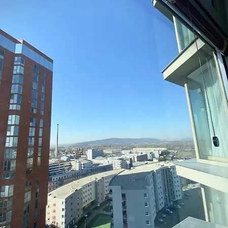 Sunny 100 With Views Close To The Centre Vienna Gate شقة *